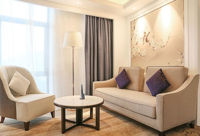 سوییت لوکس, Shenzhen Dayhello International