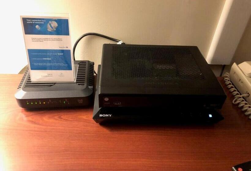 חדר סטנדרט עם מיטת קינג, Foxwood Inn & Suites Drayton Valley