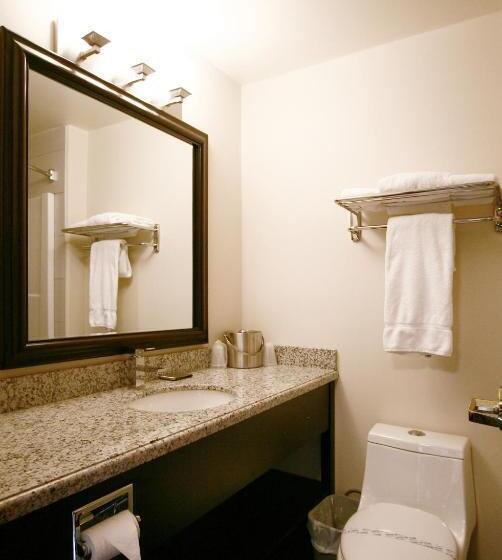 סוויטה דלוקס, Foxwood Inn & Suites Drayton Valley