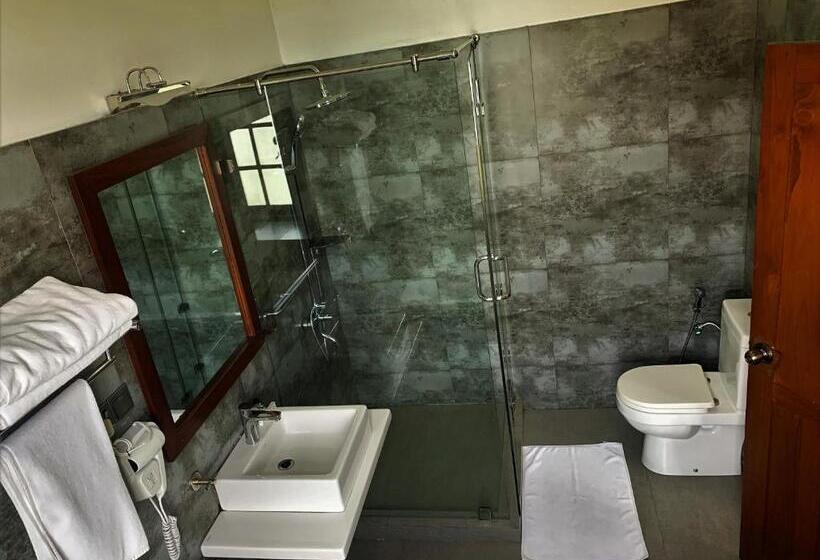 Deluxe Room with Balcony, Heaven Seven  Nuwara Eliya