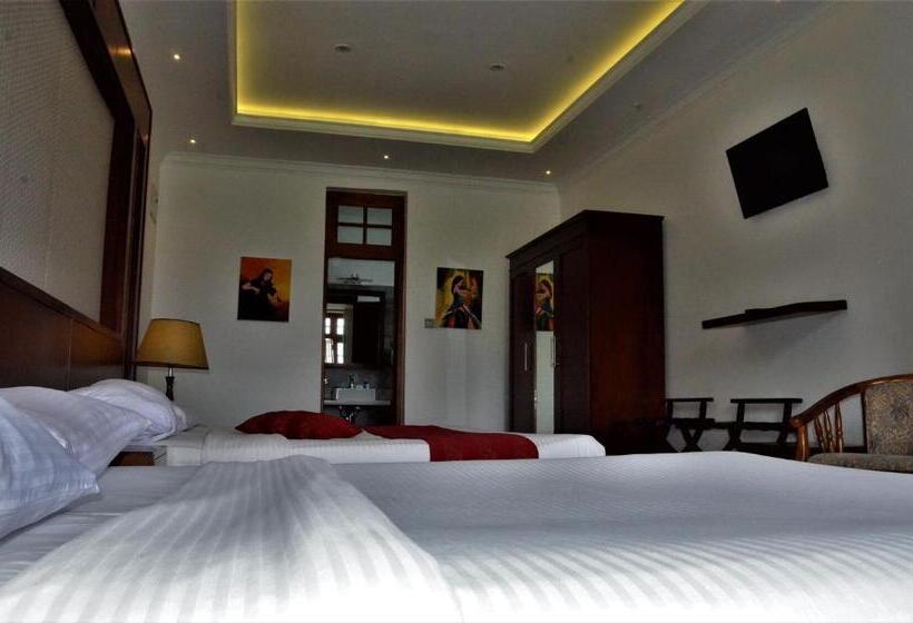 Family Room, Heaven Seven  Nuwara Eliya