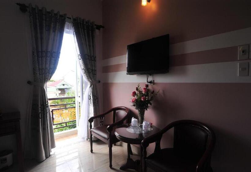 اتاق لوکس, Hong Thien Ruby