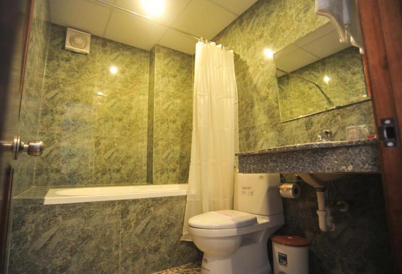 اتاق لوکس سه تخته, Hong Thien Ruby