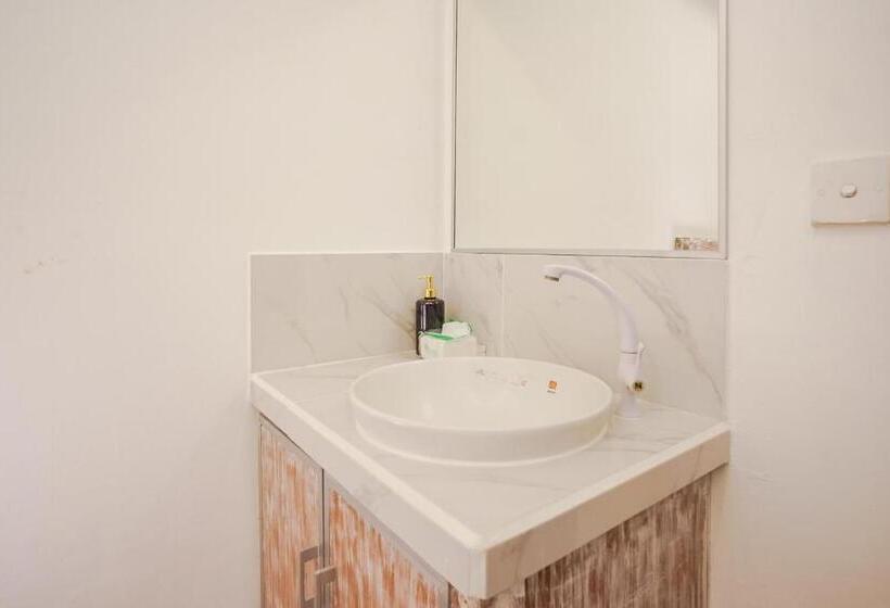 デラックスルーム, Kampung 168