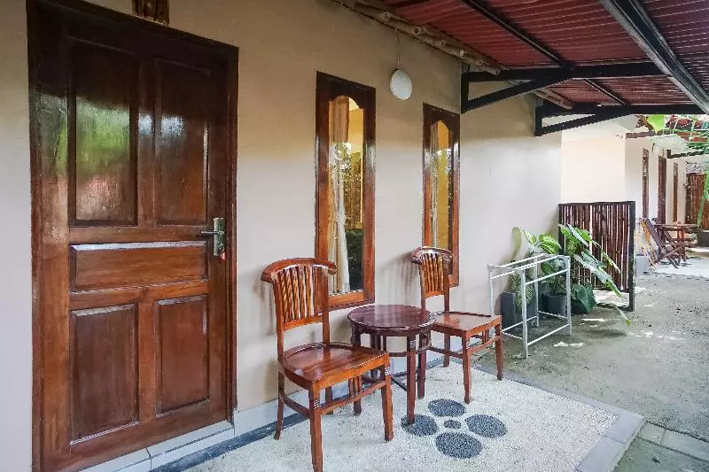 デラックスルーム, Kampung 168