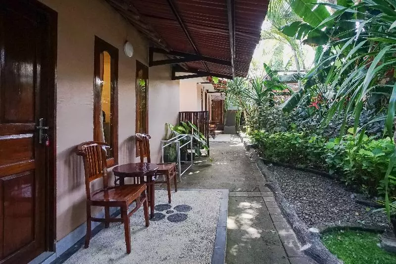 デラックスルーム, Kampung 168