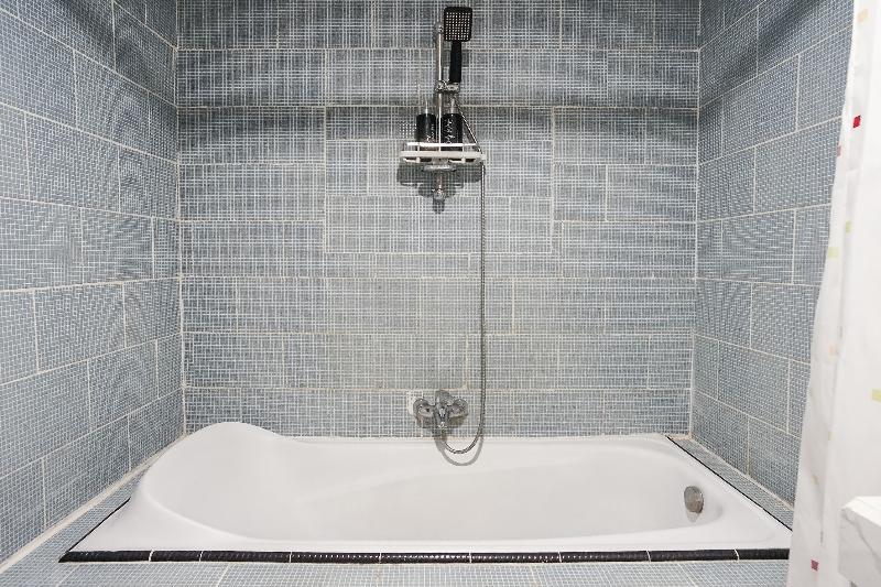 Люкс, Kampung 168