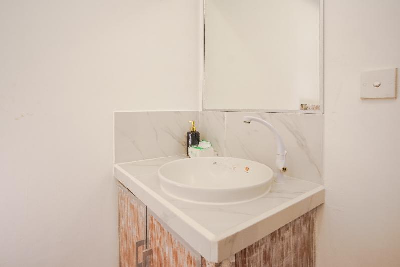 デラックスルーム, Kampung 168