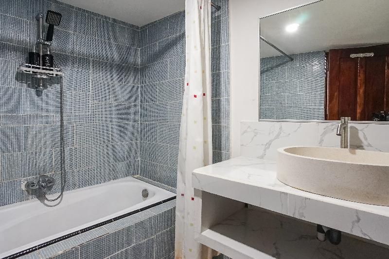 スイート, Kampung 168