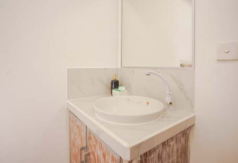 デラックスルーム, Kampung 168