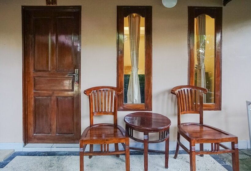 デラックスルーム, Kampung 168