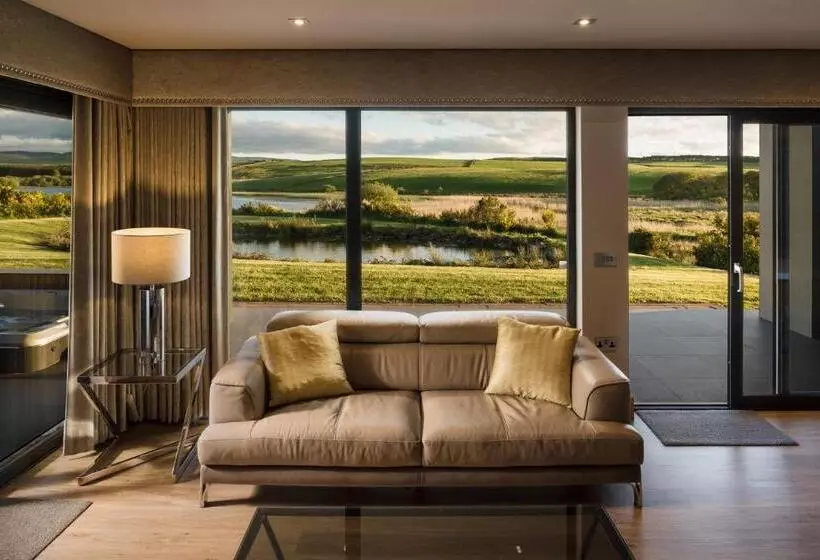 ４ベッドルームハウス, Lochside House Hotel & Spa