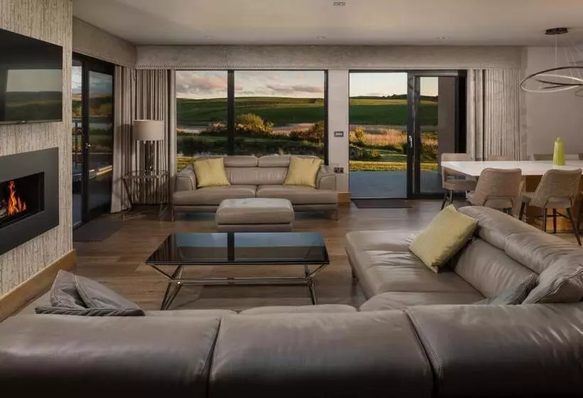 ４ベッドルームハウス, Lochside House Hotel & Spa