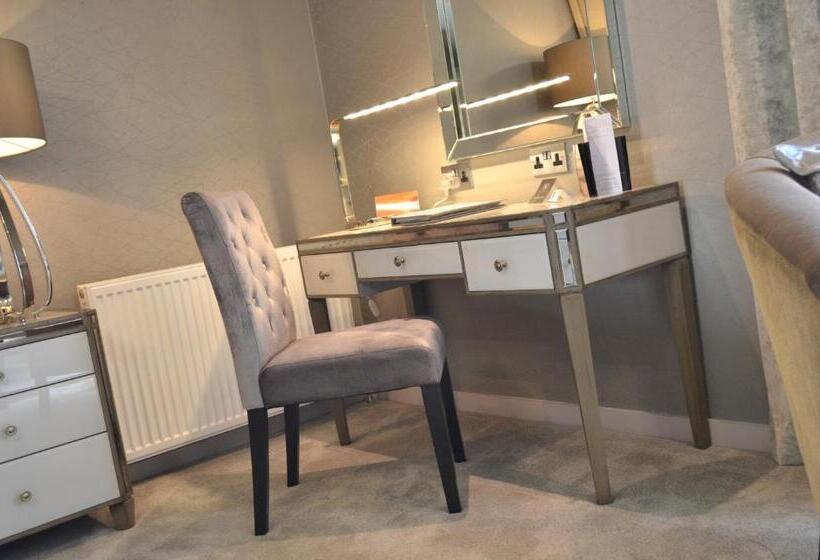 Suite with lake view, Lochside House Hotel & Spa