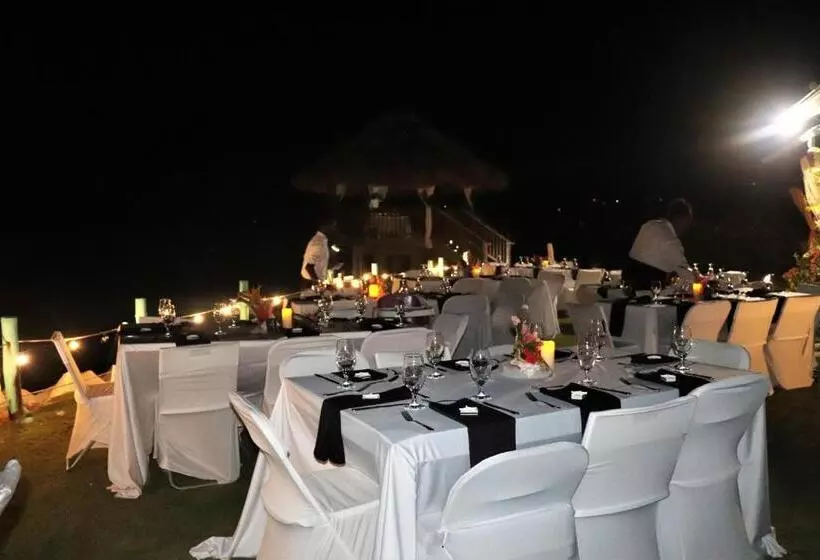 اتاق لوکس, Luna Sea Inn