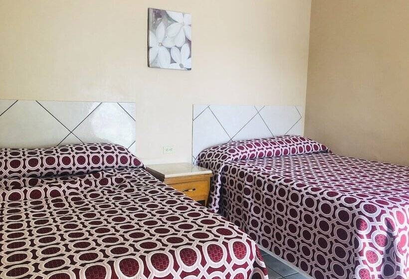 חדר סטנדרט לארבעה, Posada Los Olivos Los Mochis