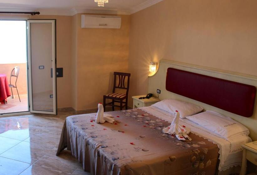 غرفة ديلوكس مطلّة علي البحر, Terrazzo Sul Mare