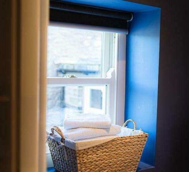 اتاق عادی, The Old Hall Inn