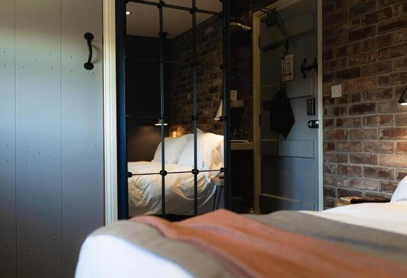 Номер Basic, The Old Hall Inn