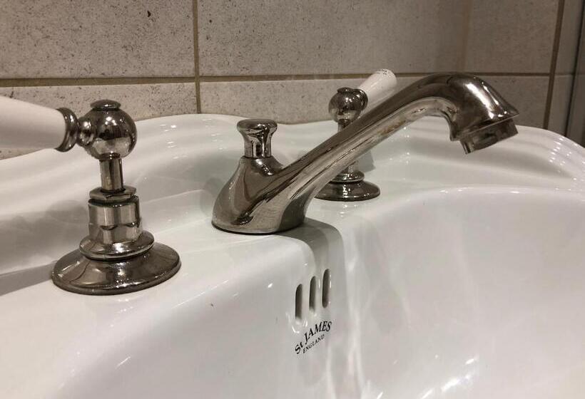 اتاق پرمیوم, The Old Hall Inn