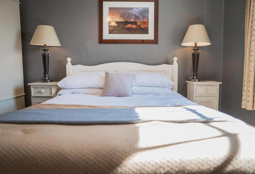 اتاق استاندارد, The Old Hall Inn