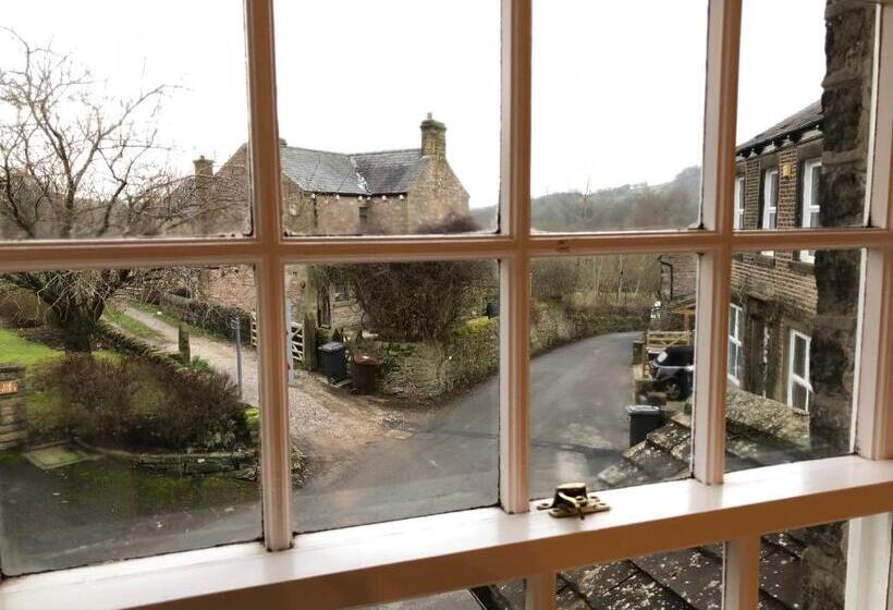 اتاق استاندارد, The Old Hall Inn