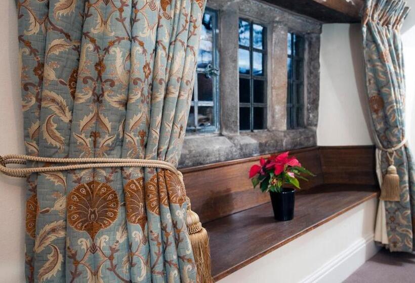 اتاق استاندارد, The Old Hall Inn