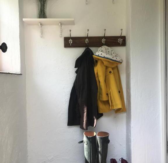 خانه 3 خوابه, The Old Hall Inn