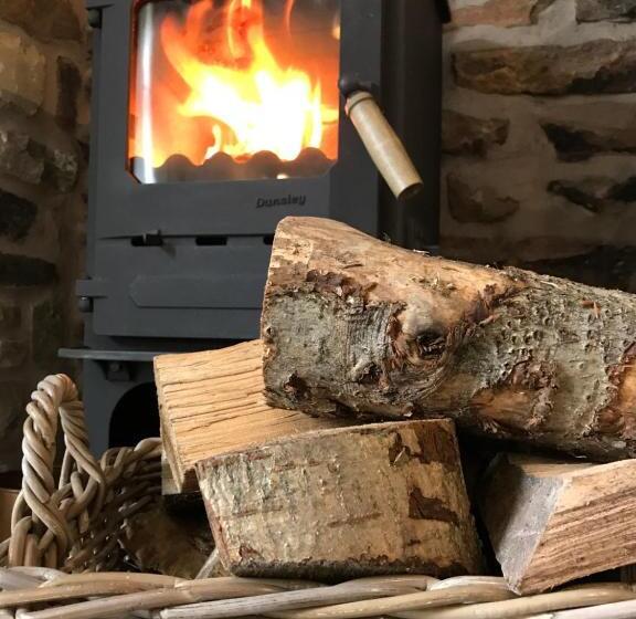 خانه 3 خوابه, The Old Hall Inn