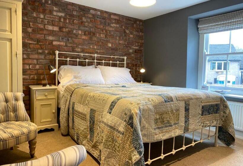 اتاق استاندارد, The Old Hall Inn