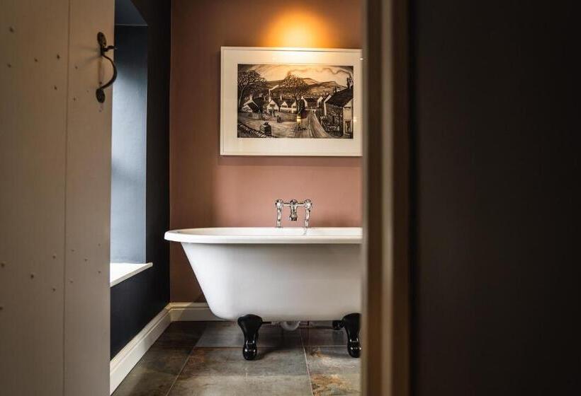 اتاق استاندارد با بالکن, The Old Hall Inn