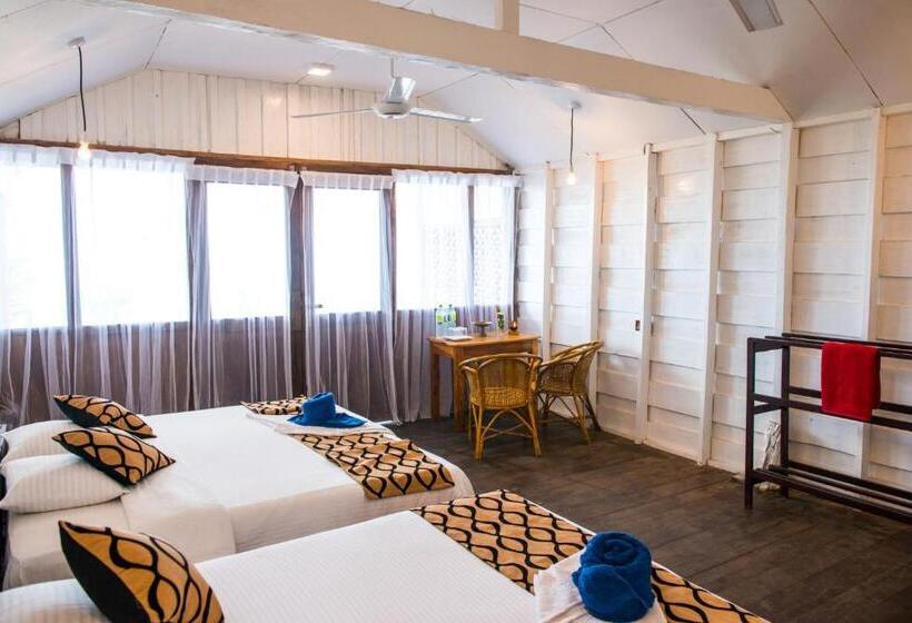 家族用バンガロー, Water Edge Resort