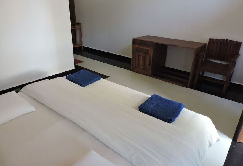 デラックスルーム, Water Edge Resort