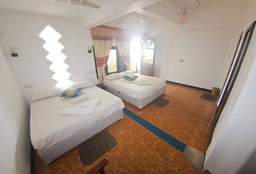 Семейный Номер, Water Edge Resort