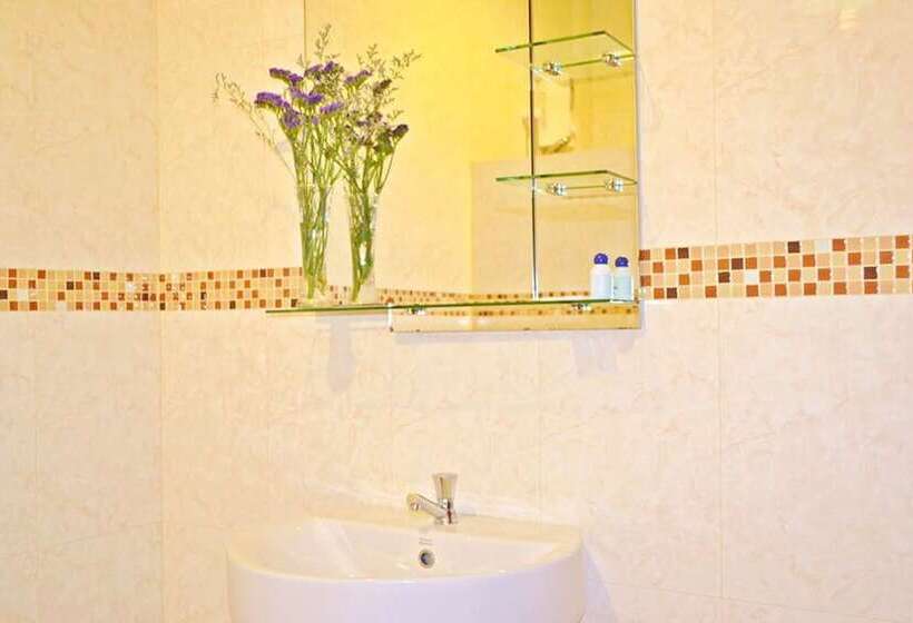 Medencére Néző Deluxe Szoba, Peaceful Resort Koh Lanta