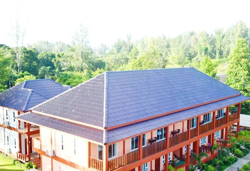 Medencére Néző Deluxe Szoba, Peaceful Resort Koh Lanta