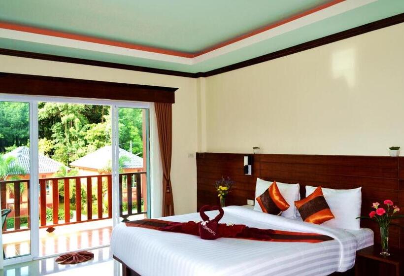 Medencére Néző Deluxe Szoba, Peaceful Resort Koh Lanta