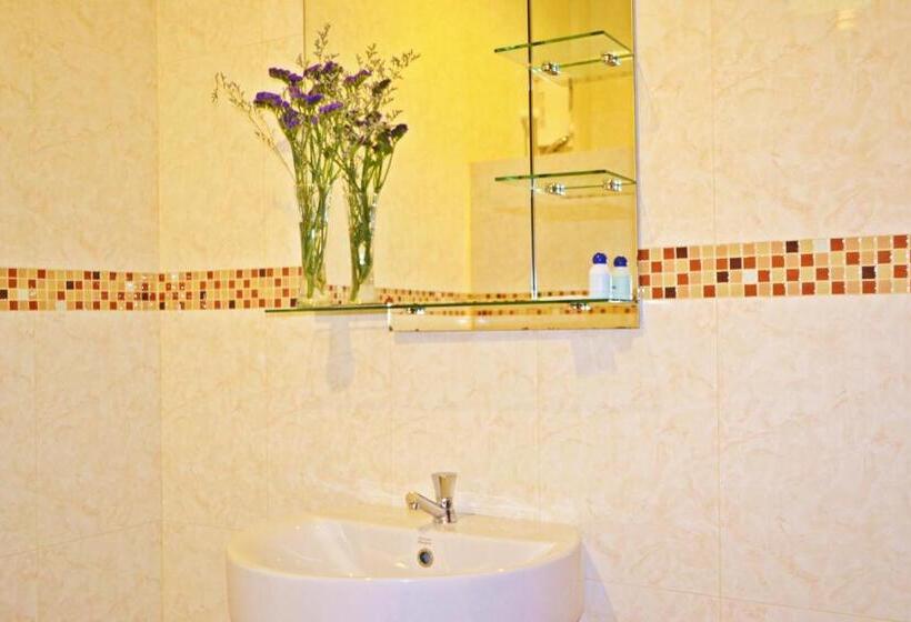 Medencére Néző Deluxe Szoba, Peaceful Resort Koh Lanta