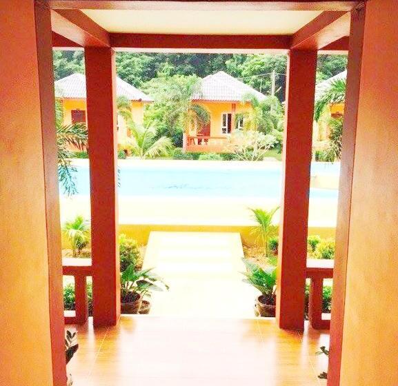 Medencére Néző Deluxe Szoba, Peaceful Resort Koh Lanta