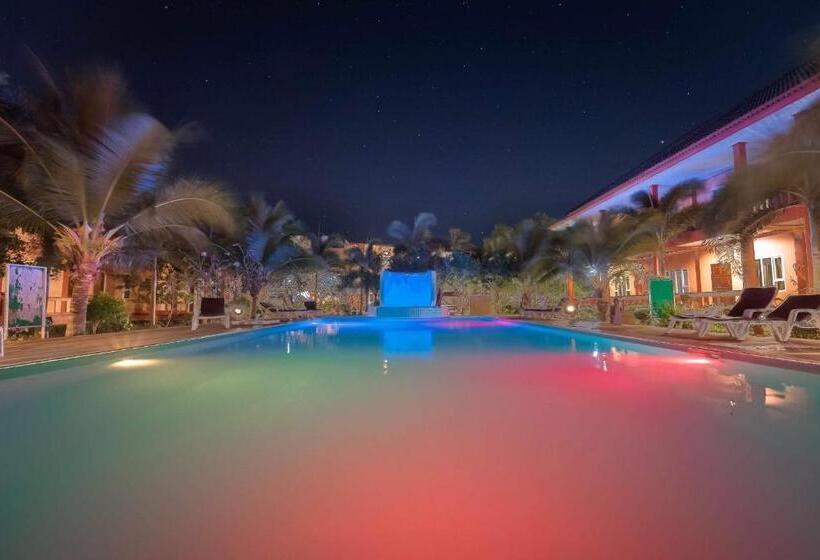 Medencére Néző Deluxe Szoba, Peaceful Resort Koh Lanta