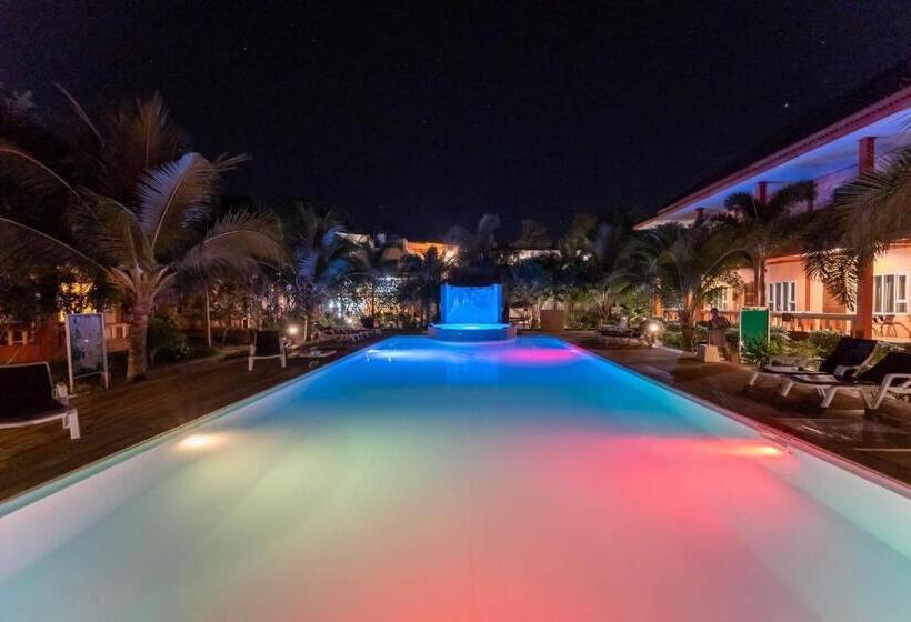 Medencére Néző Deluxe Szoba, Peaceful Resort Koh Lanta