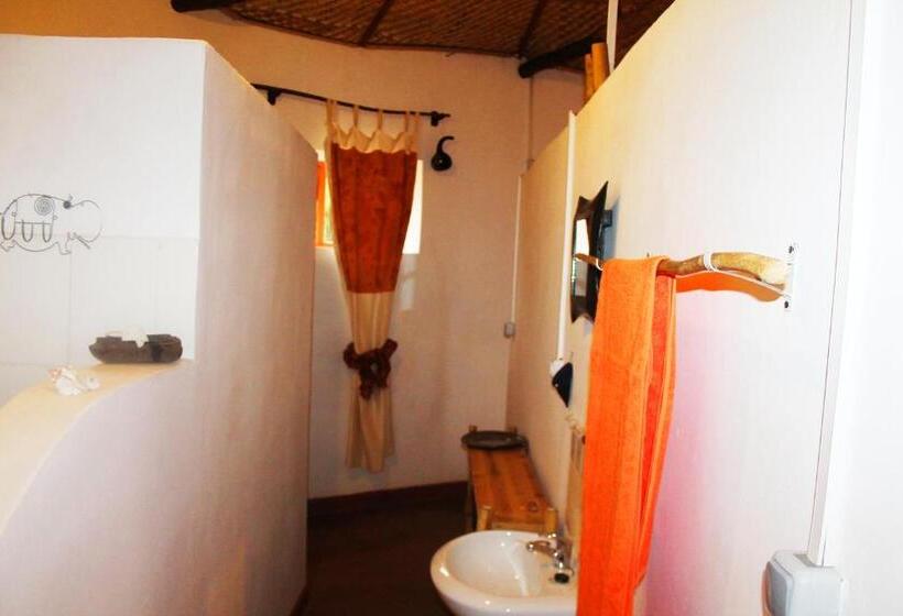 Deluxe room with river view, Bugesera Lodge