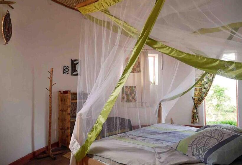 Deluxe room with river view, Bugesera Lodge