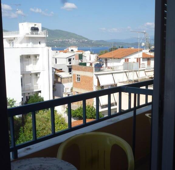 חדר משפחתי קלאסי, Orion Studios