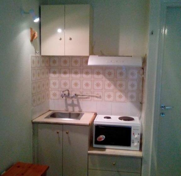 חדר משפחתי קלאסי, Orion Studios