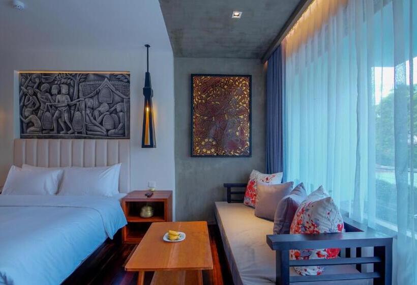 اتاق لوکس با چشم‌انداز استخر, Apsara Residence