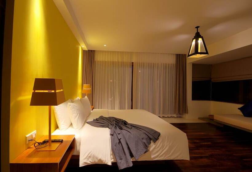 سوئیت با بالکن, Apsara Residence