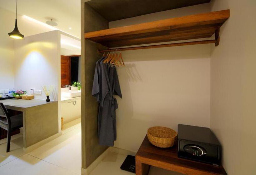 اتاق استاندارد با چشم‌انداز استخر, Apsara Residence