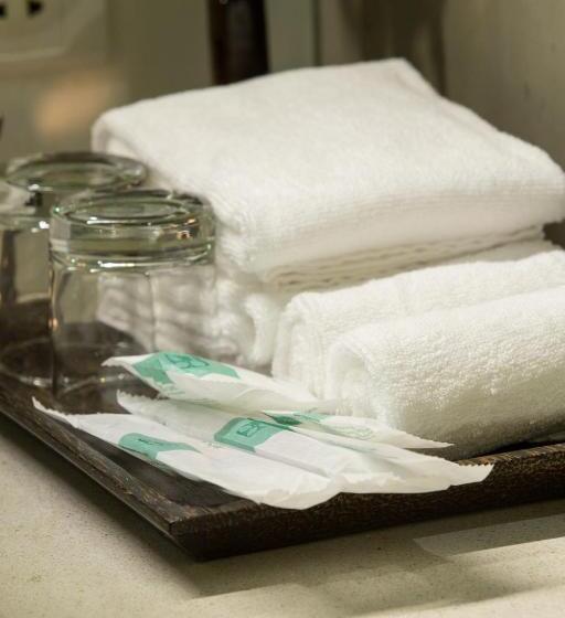 اتاق استاندارد با چشم‌انداز استخر, Apsara Residence