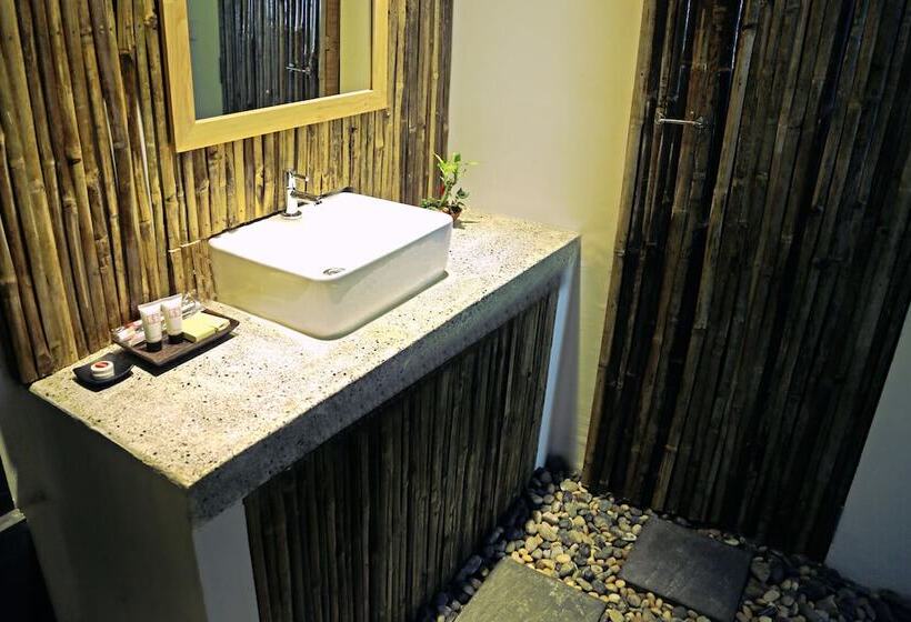 غرفة ديلوكس مطلة على حمام السباحة, Green Leaf Boutique